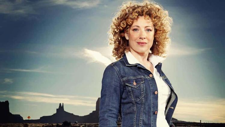 Alex Kingston measurements, net worth, nickname, height, weight and bra size