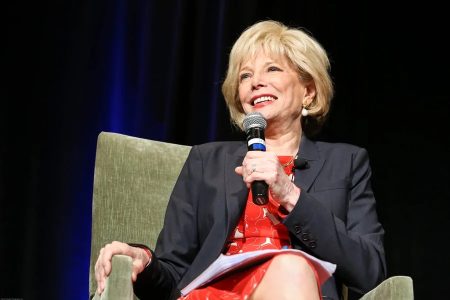 Lesley Stahl